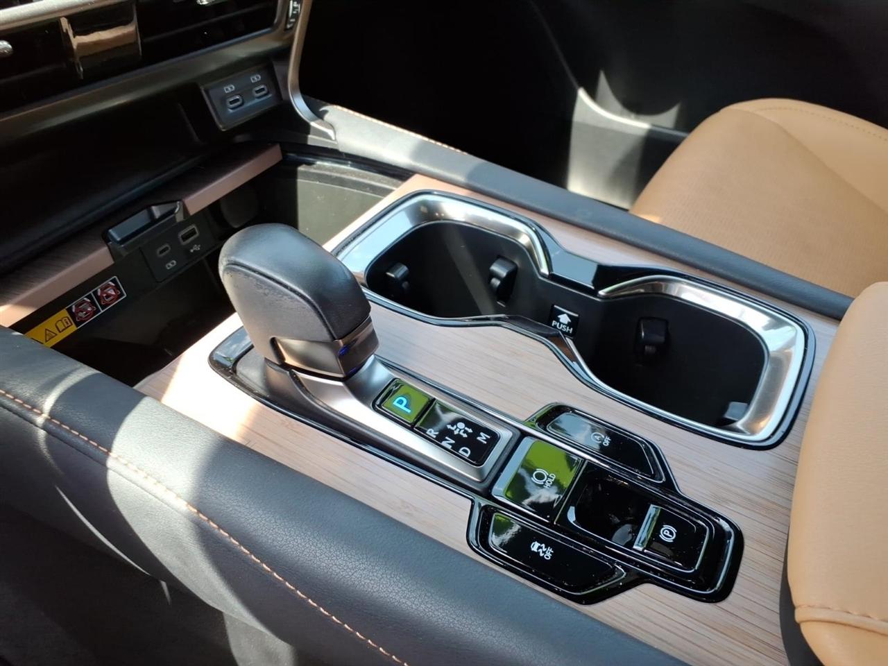 Lexus RX  2024