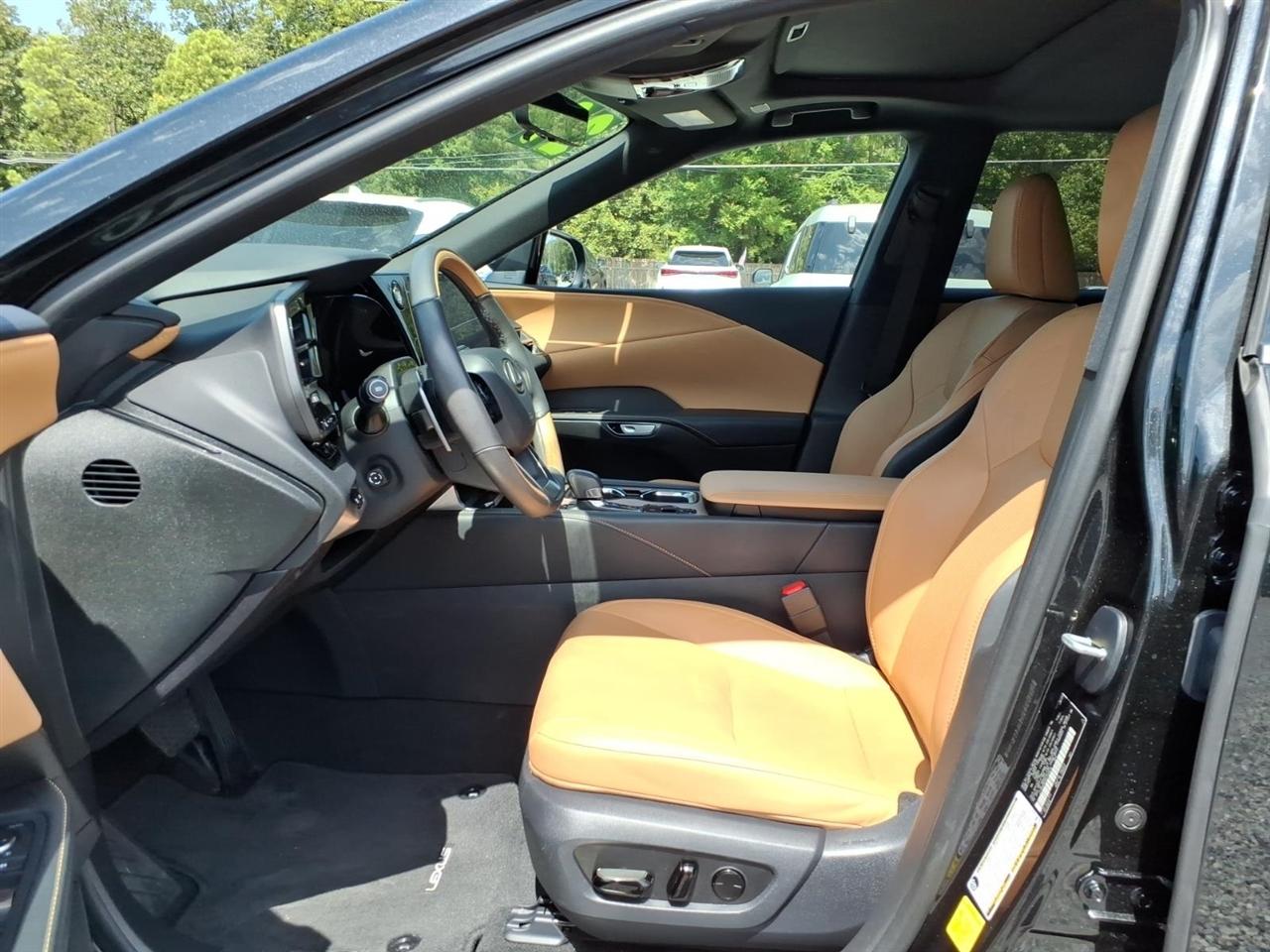 Lexus RX  2024