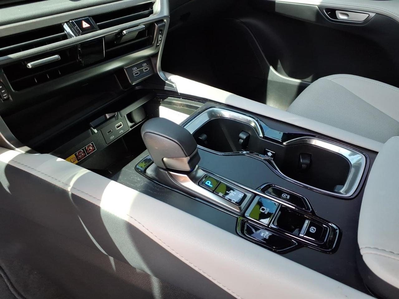 Lexus RX  2025