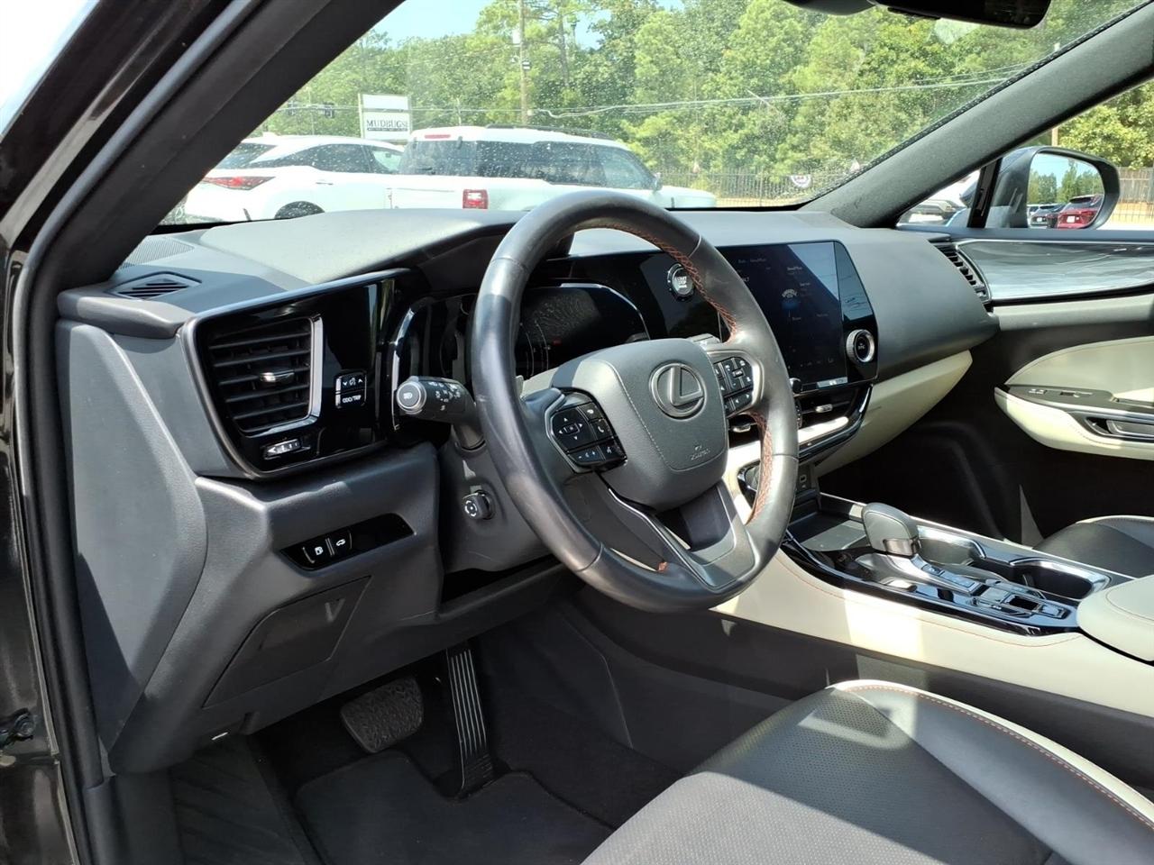 Lexus NX  2024