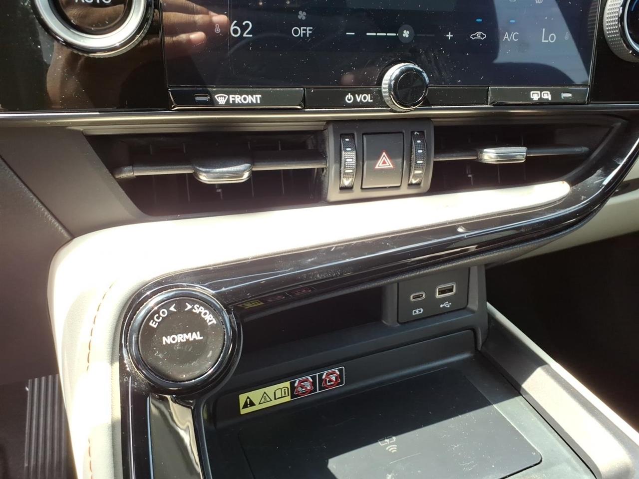 Lexus NX  2024