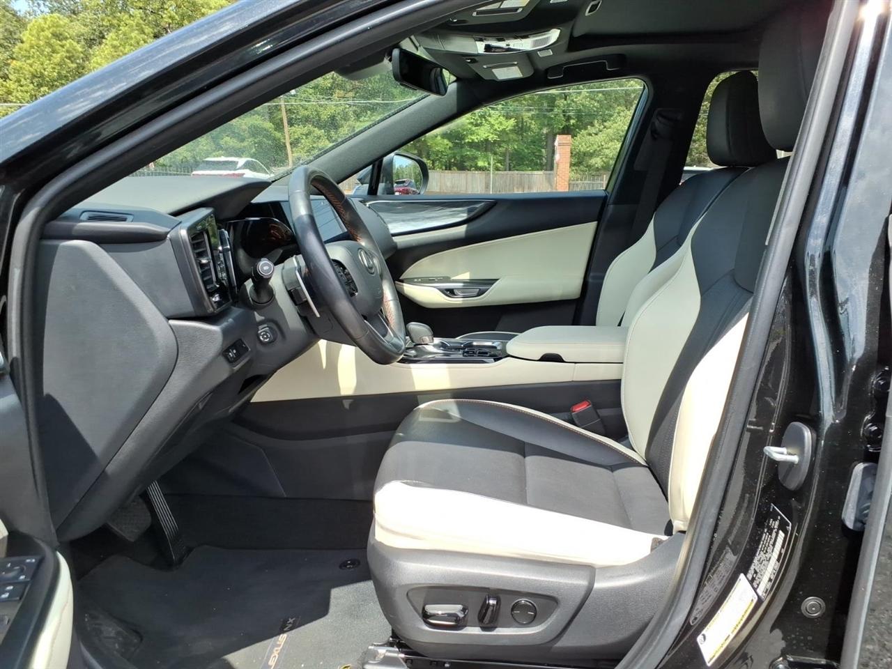 Lexus NX  2024