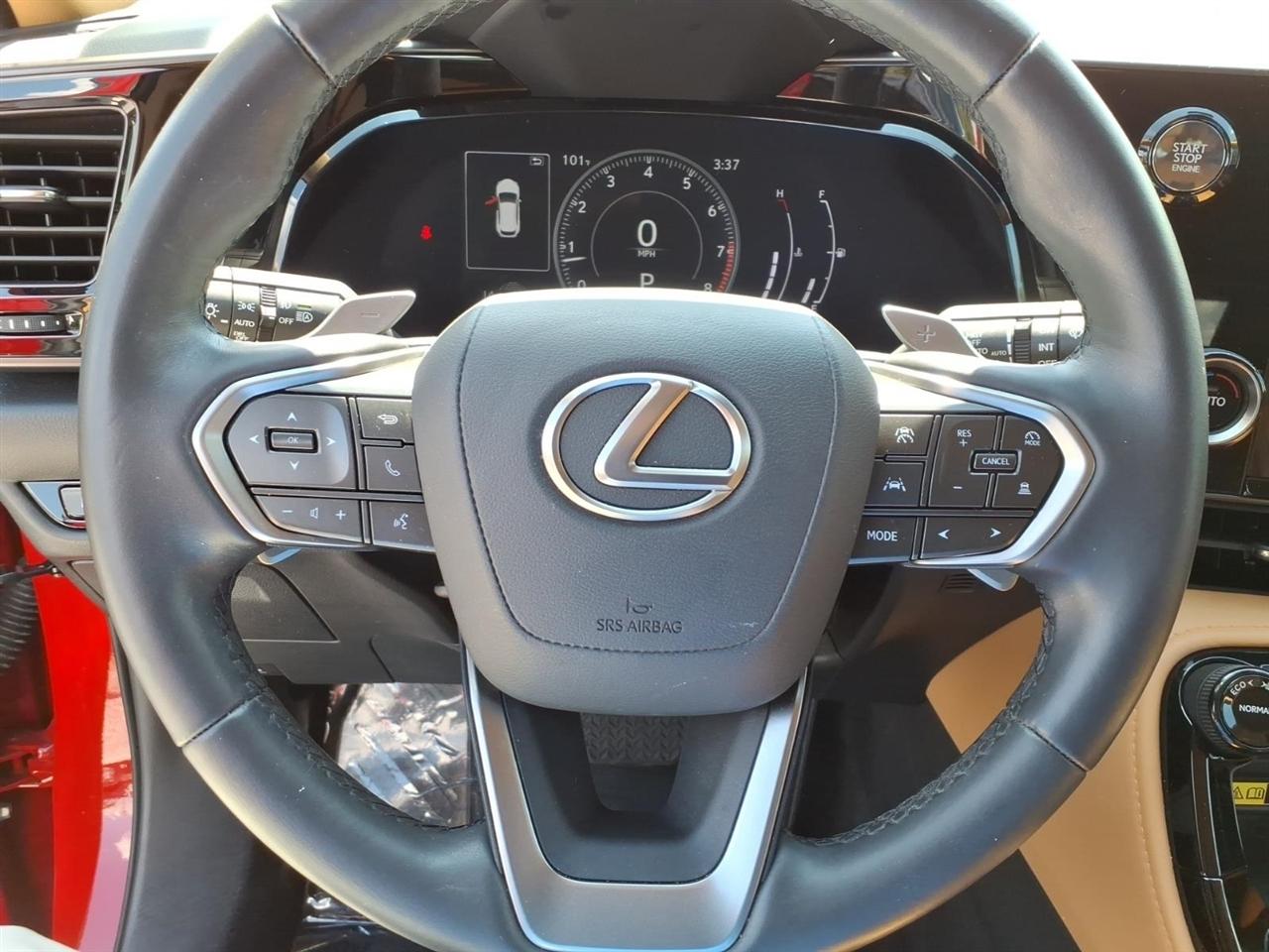 Lexus NX  2025