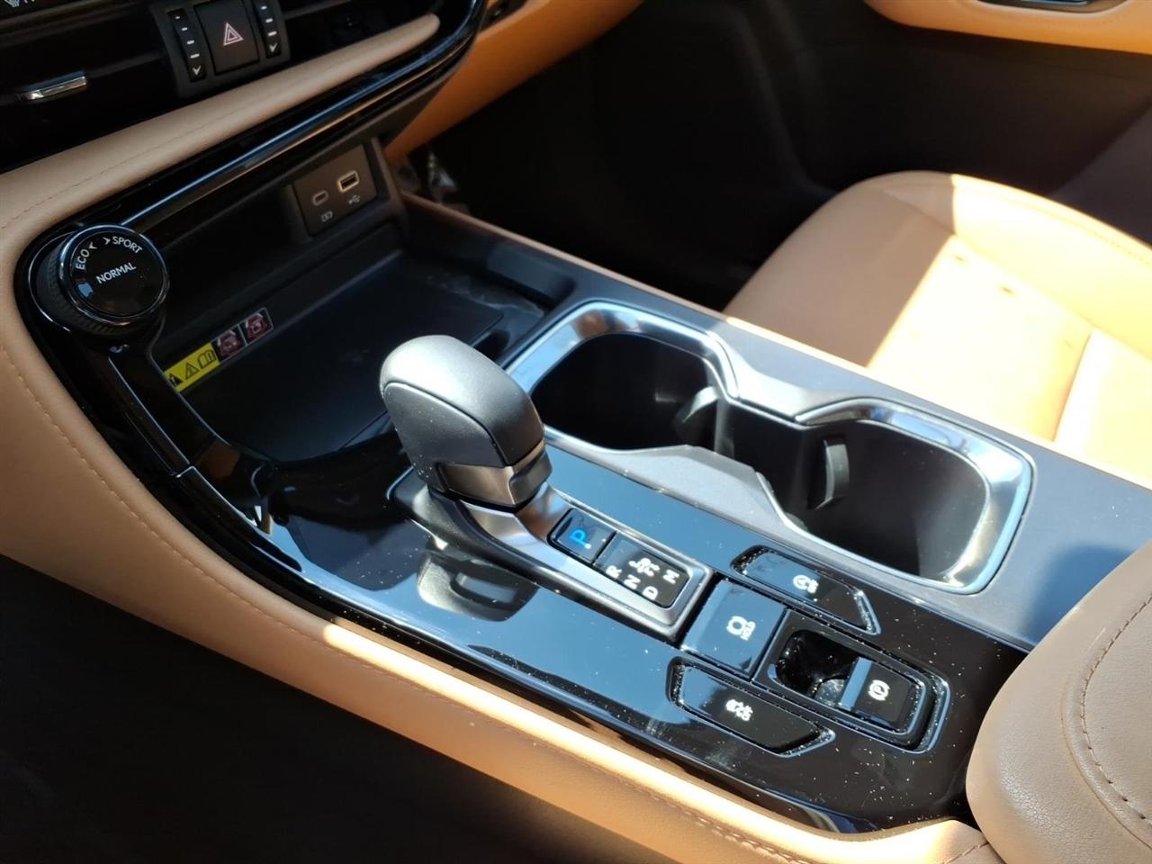 Lexus NX  2025