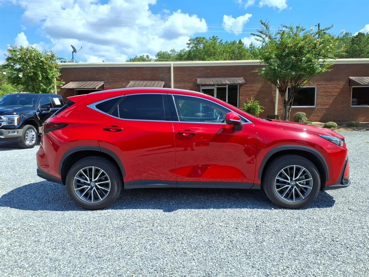 Lexus NX  2025