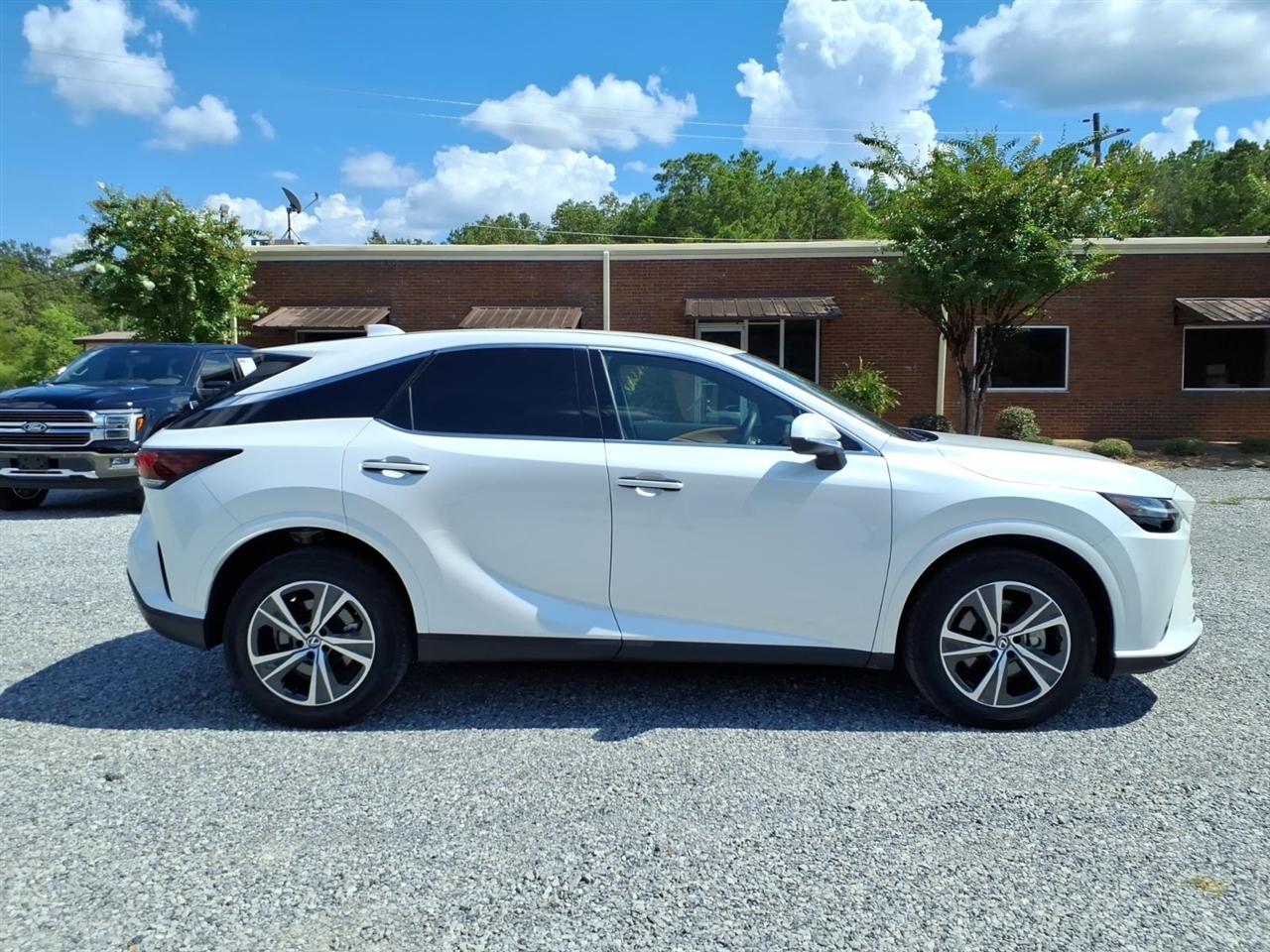 Lexus RX  2025