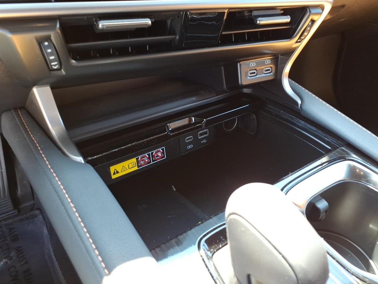 Lexus RX  2025