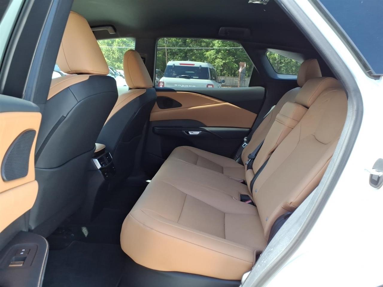 Lexus RX  2025