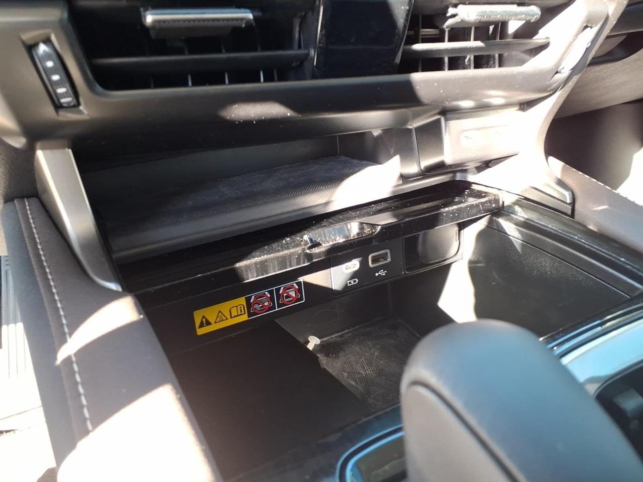 Lexus RX  2024