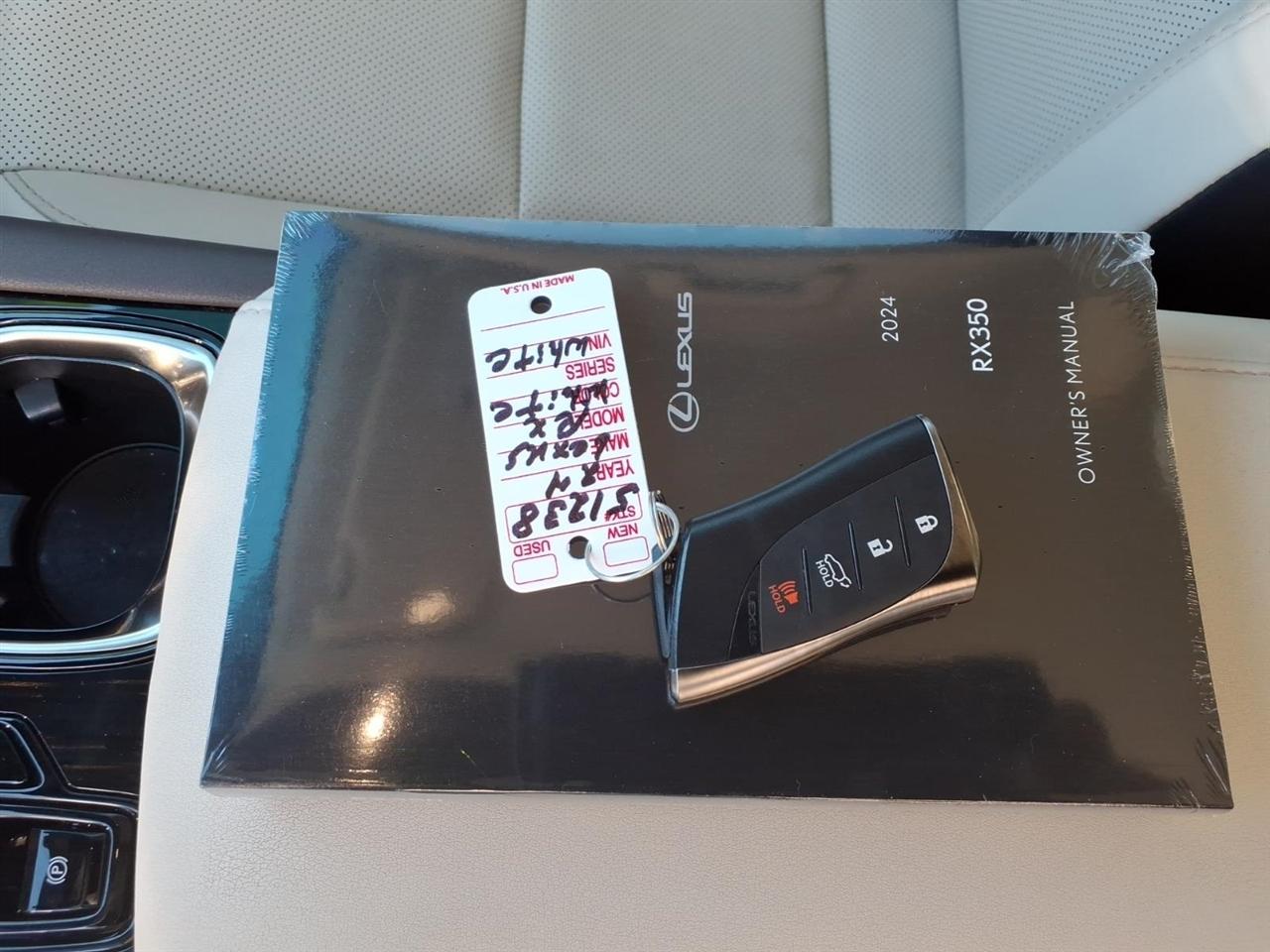 Lexus RX  2024