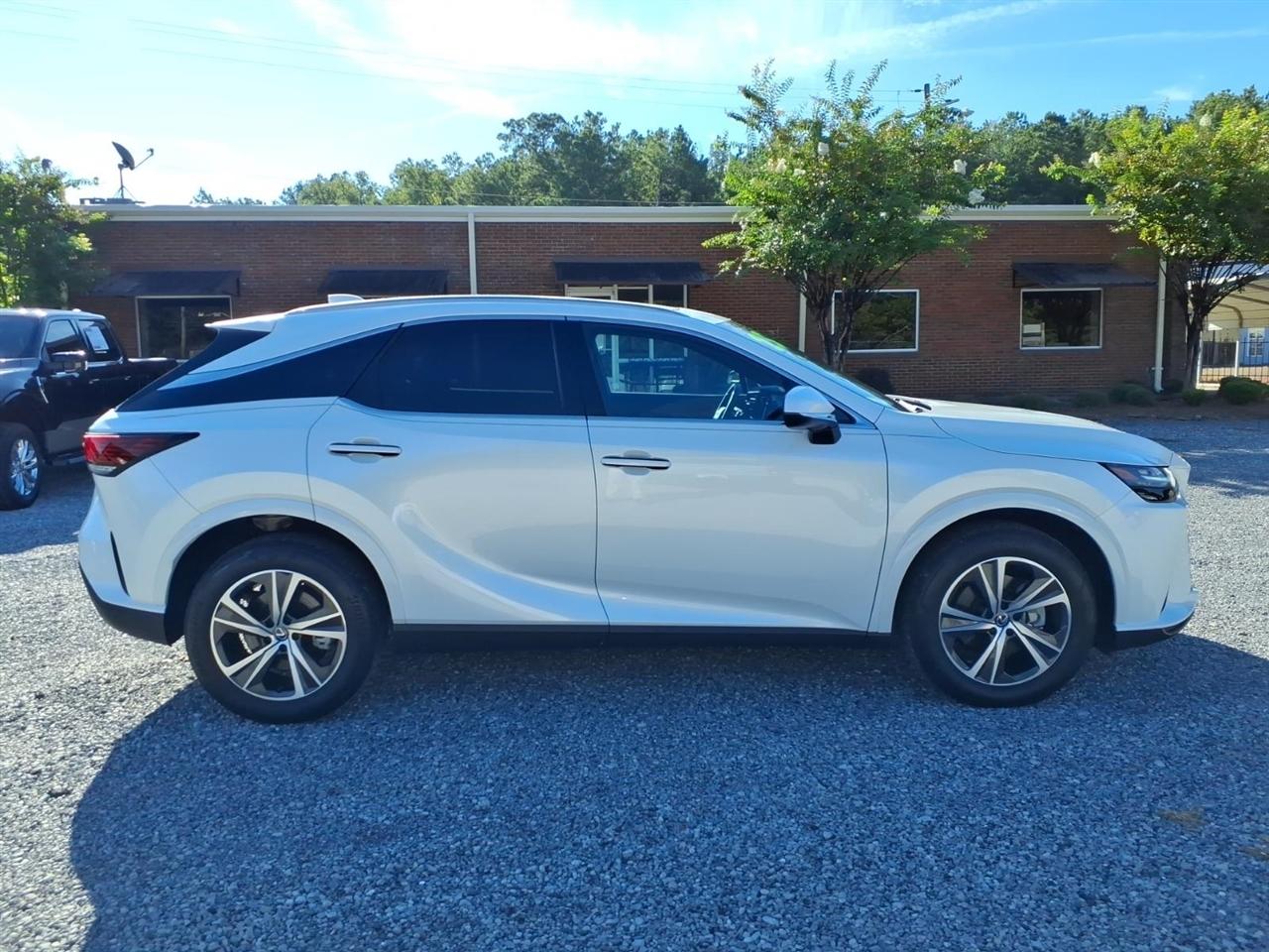 Lexus RX  2025