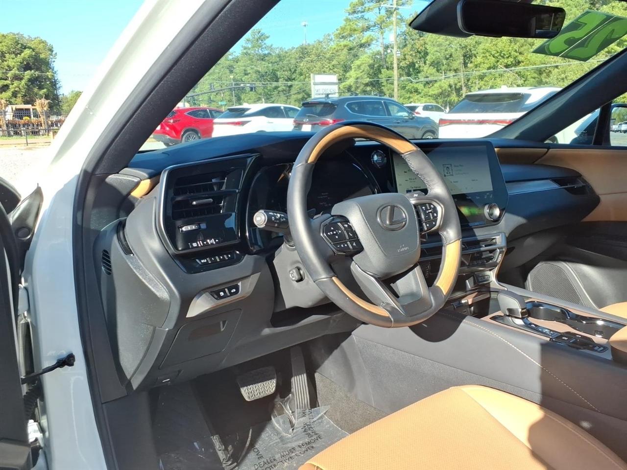 Lexus RX  2025