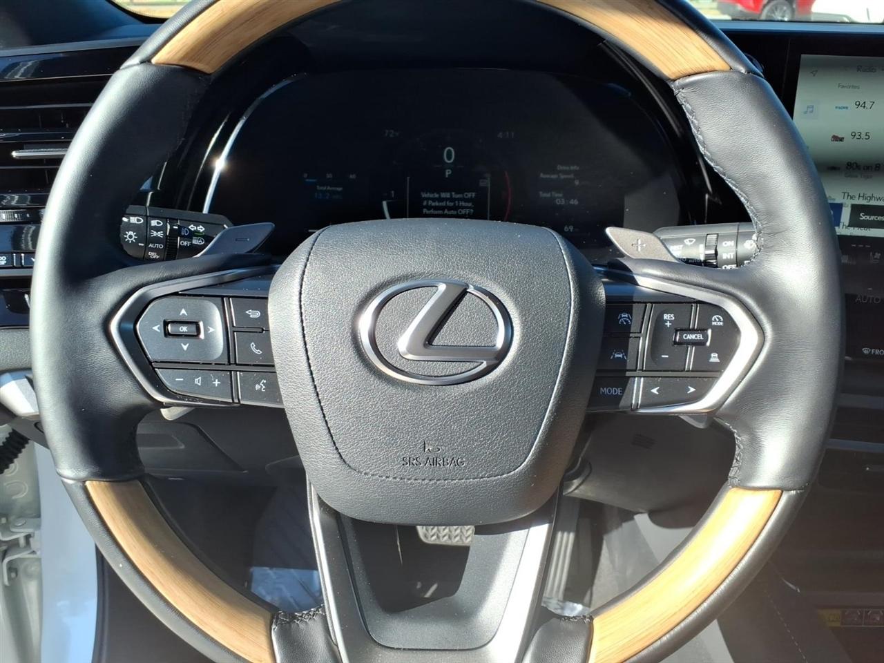 Lexus RX  2025