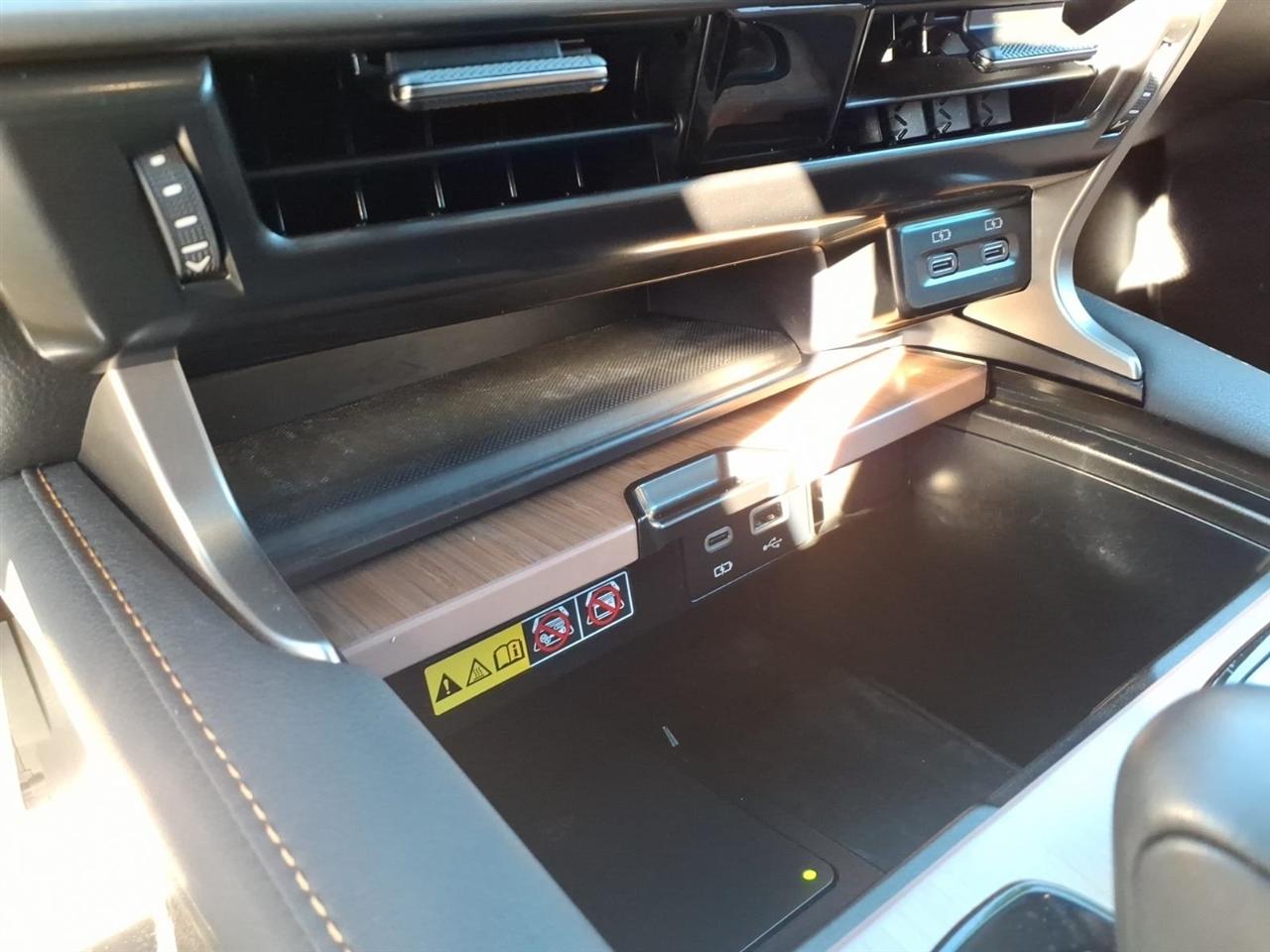Lexus RX  2025