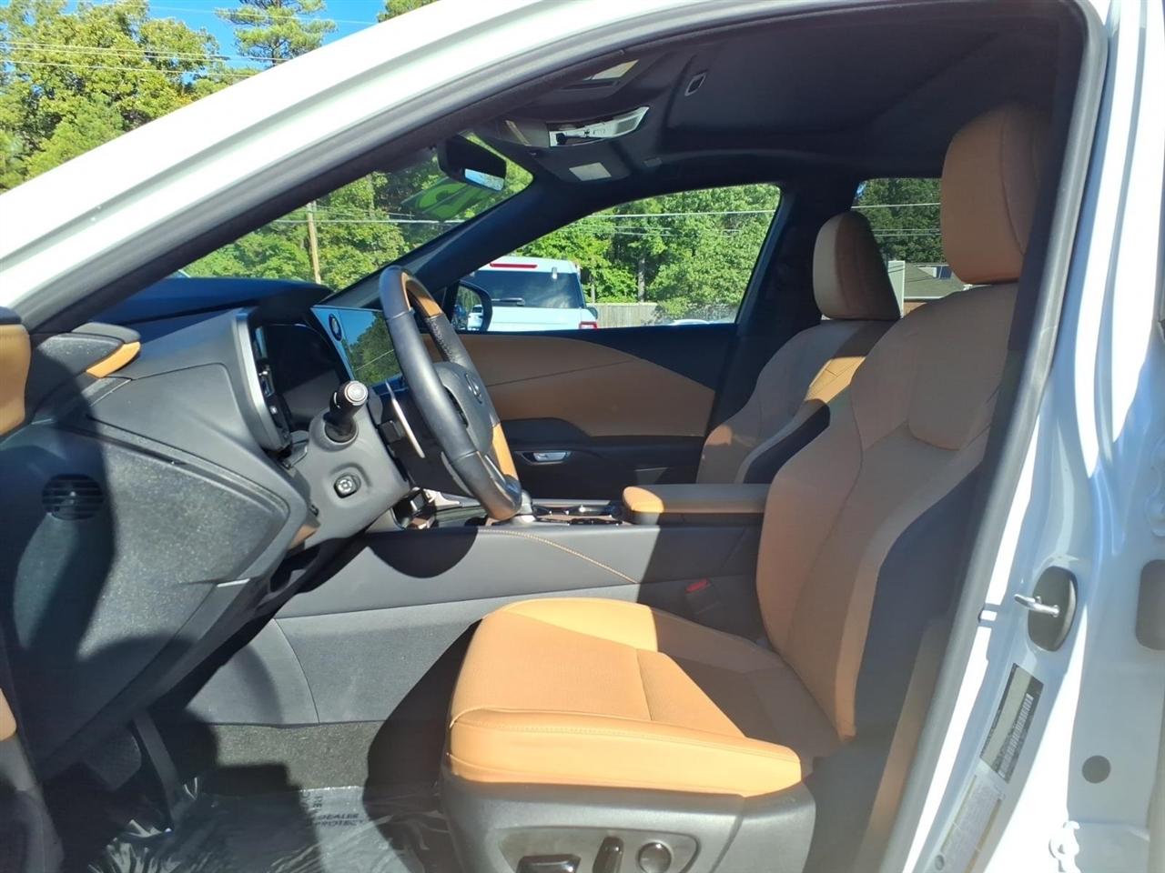 Lexus RX  2025