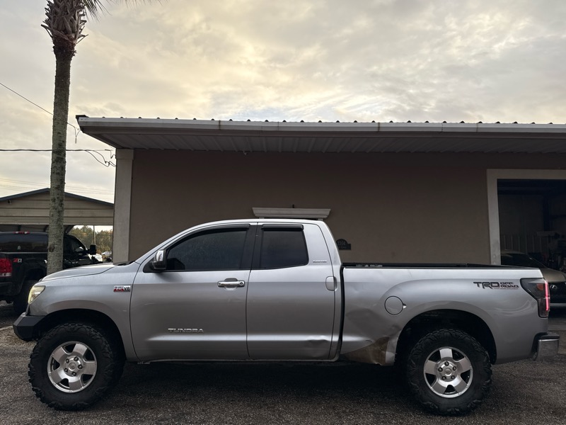 Toyota Tundra Limited 5.7L FFV Double Cab 4WD 2010