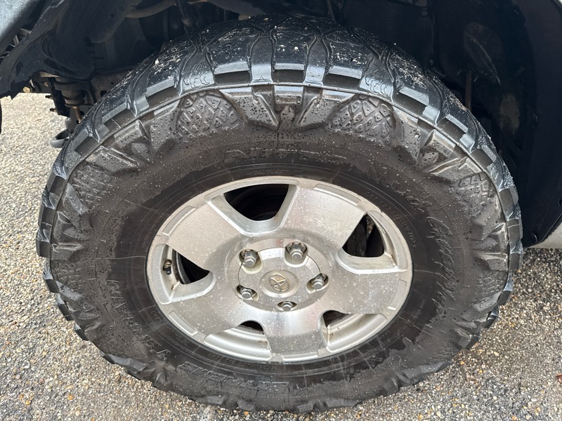 Toyota Tundra Limited 5.7L FFV Double Cab 4WD 2010