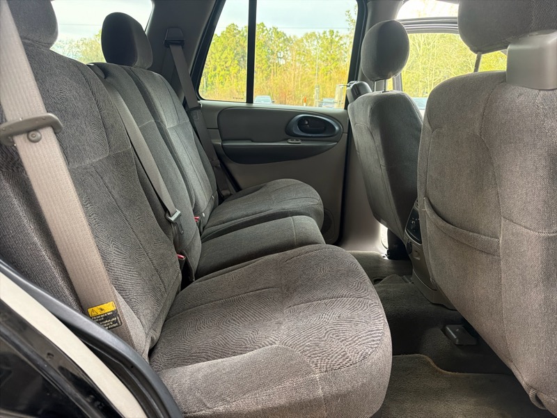 Chevrolet TrailBlazer LS 4WD 2004