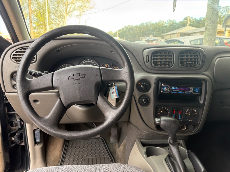 Chevrolet TrailBlazer LS 4WD 2004