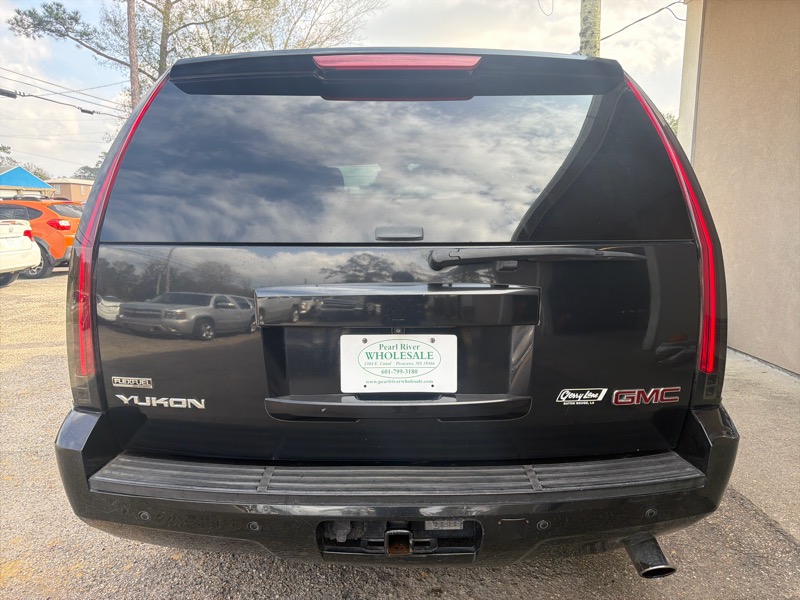 GMC Yukon Denali 2WD 2013