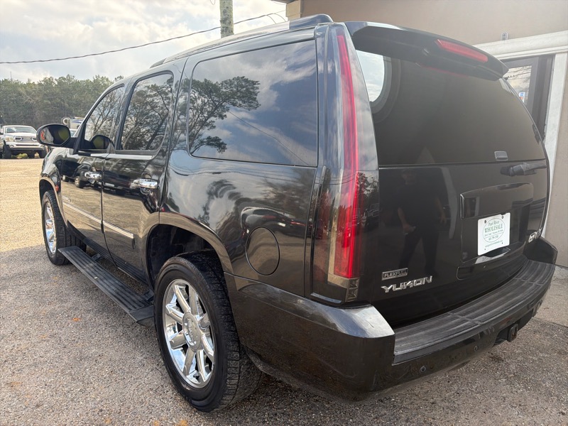 GMC Yukon Denali 2WD 2013
