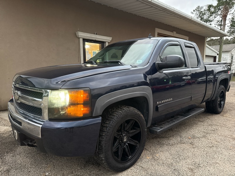 Chevrolet Silverado 1500 4WD Reg Cab 119.0" LS 2009