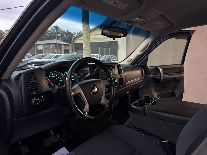 Chevrolet Silverado 1500 4WD Reg Cab 119.0" LS 2009