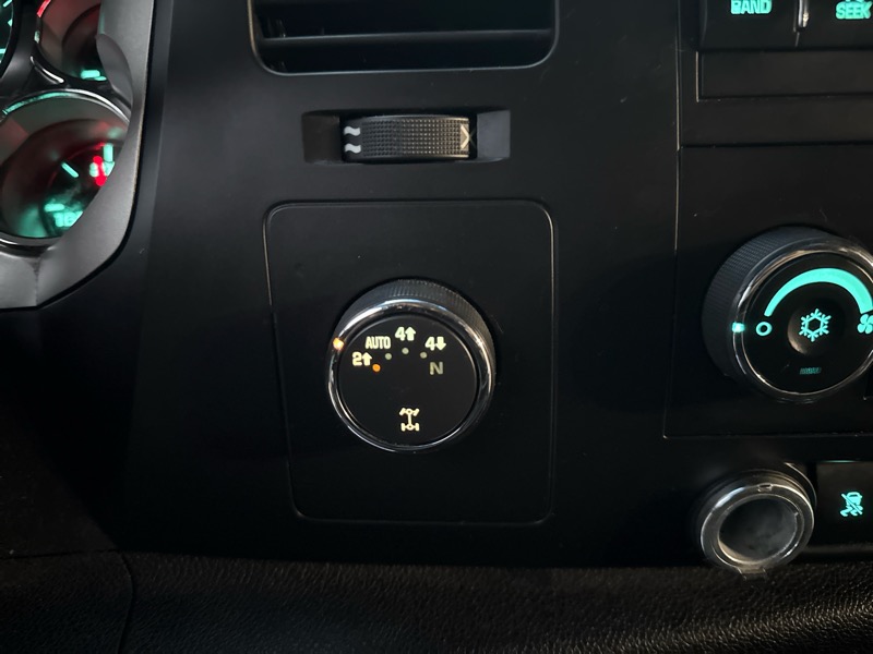 Chevrolet Silverado 1500 4WD Reg Cab 119.0" LS 2009