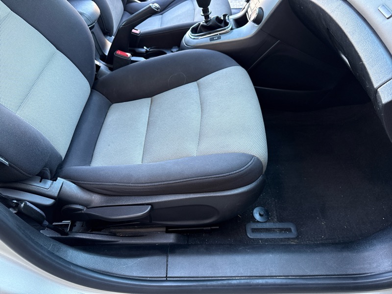 Chevrolet Cruze LS Manual 2014