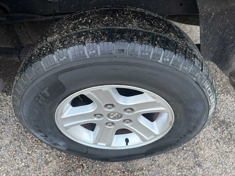 Dodge Ram 1500 Laramie Quad Cab Long Bed 2WD 2005