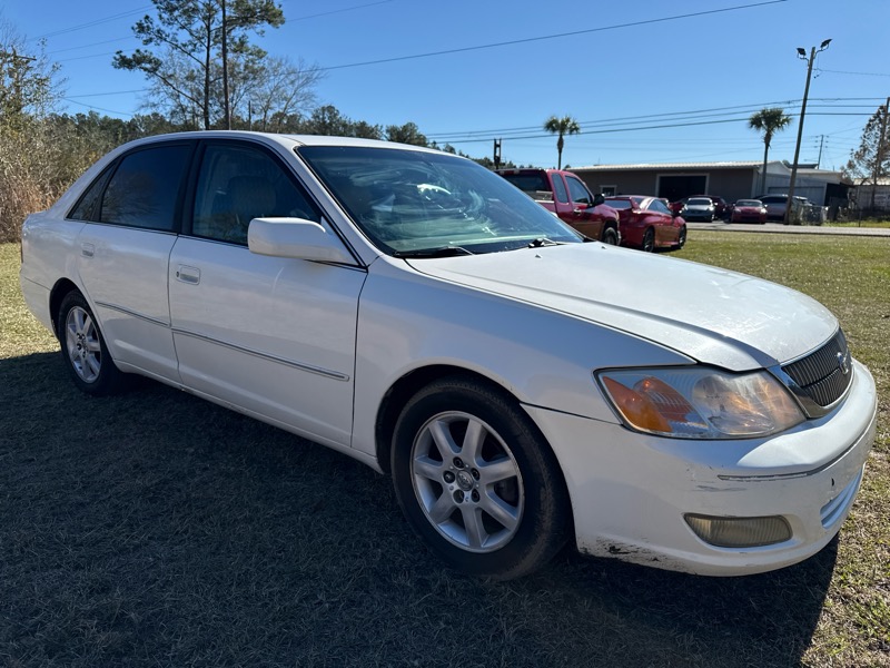 Toyota Avalon XL 2000