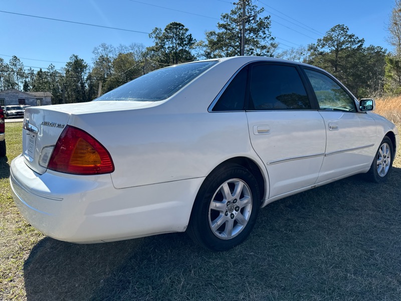 Toyota Avalon XL 2000