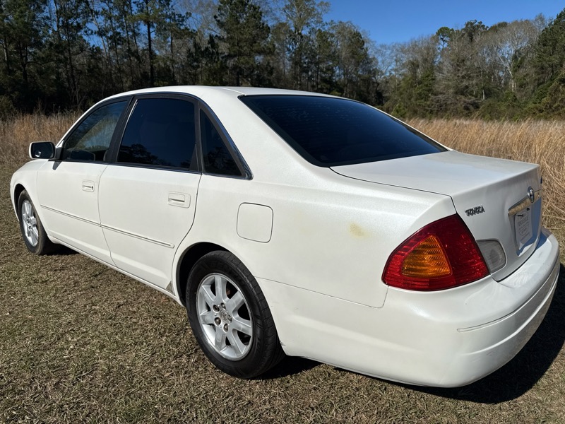 Toyota Avalon XL 2000