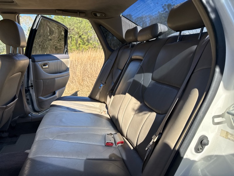 Toyota Avalon XL 2000