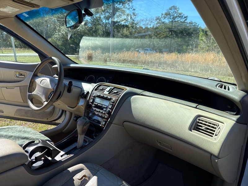 Toyota Avalon XL 2000
