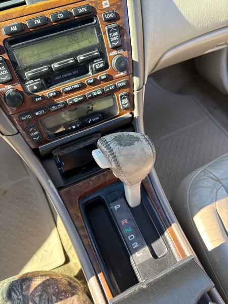 Toyota Avalon XL 2000