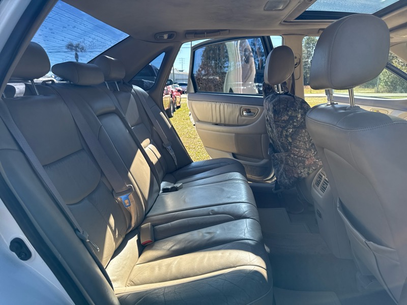 Toyota Avalon XL 2000
