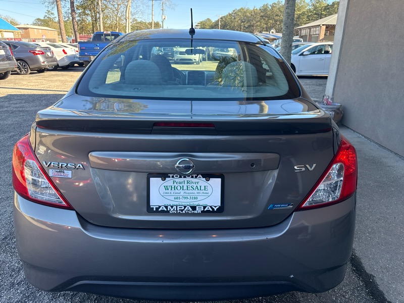 Nissan Versa 1.6 S 5M 2016