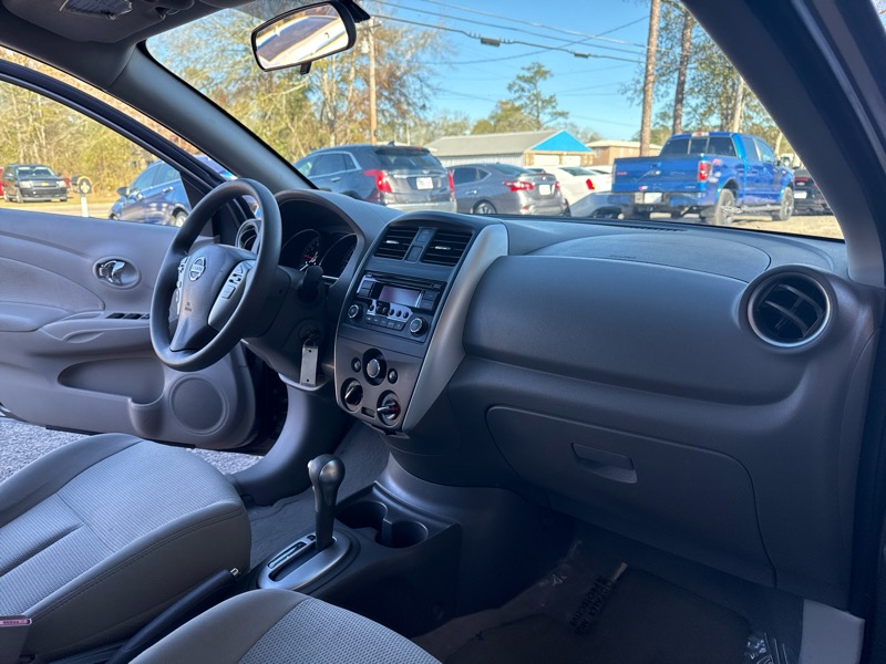 Nissan Versa 1.6 S 5M 2016