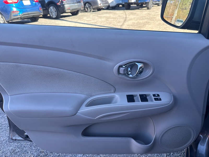 Nissan Versa 1.6 S 5M 2016