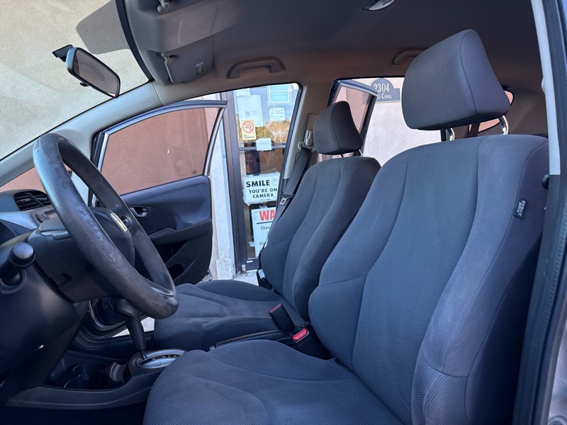 Honda Fit 5-Speed AT 2010