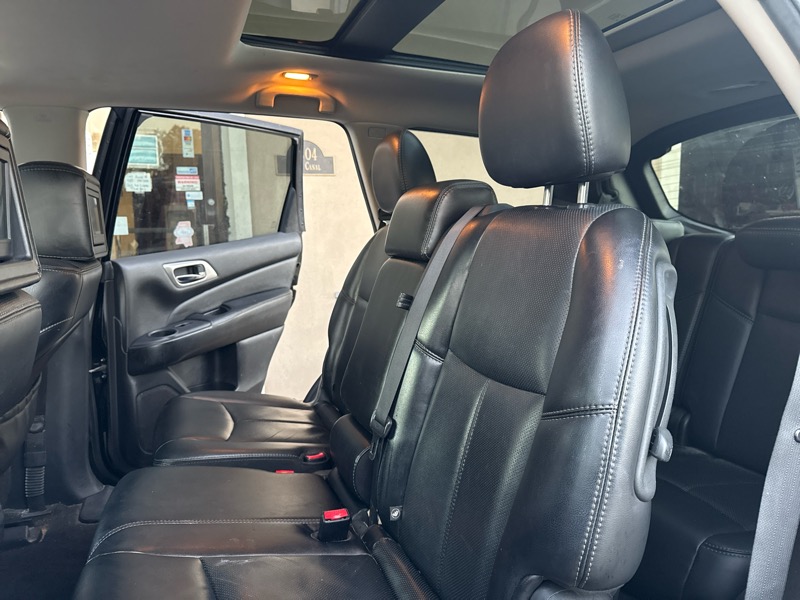 Nissan Pathfinder SL 2WD 2014