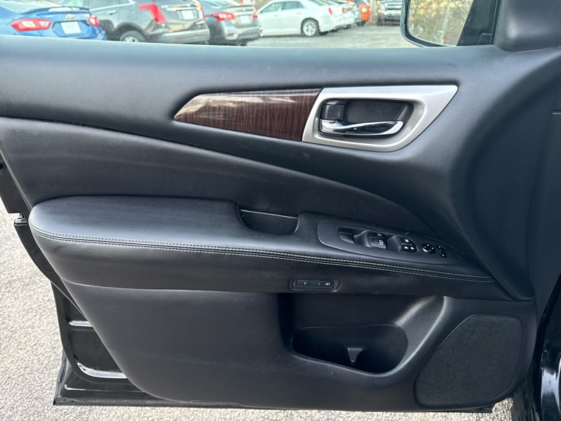 Nissan Pathfinder SL 2WD 2014