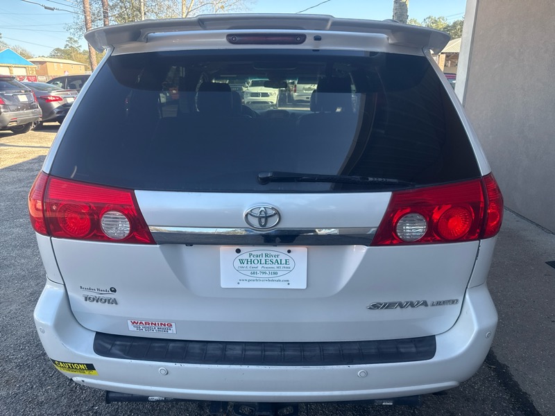 Toyota Sienna XLE Limited FWD 2008