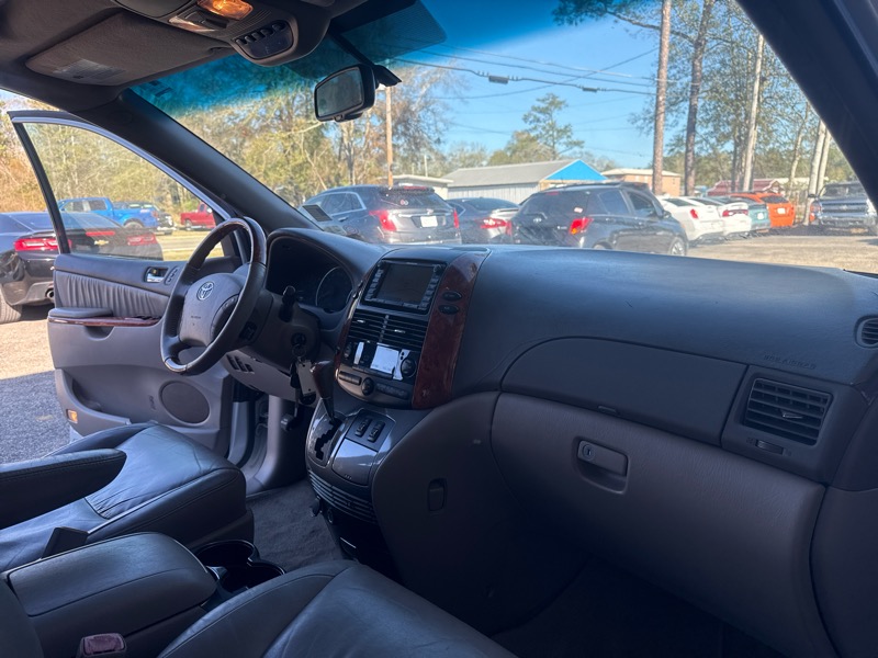 Toyota Sienna XLE Limited FWD 2008