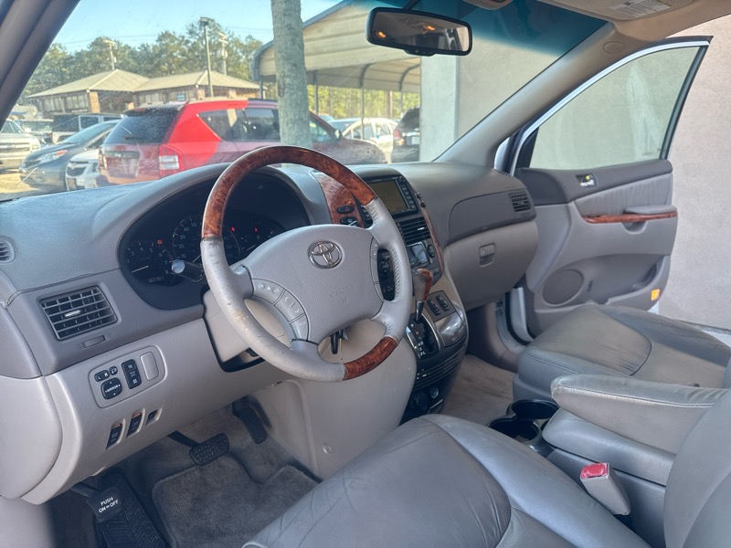 Toyota Sienna XLE Limited FWD 2008