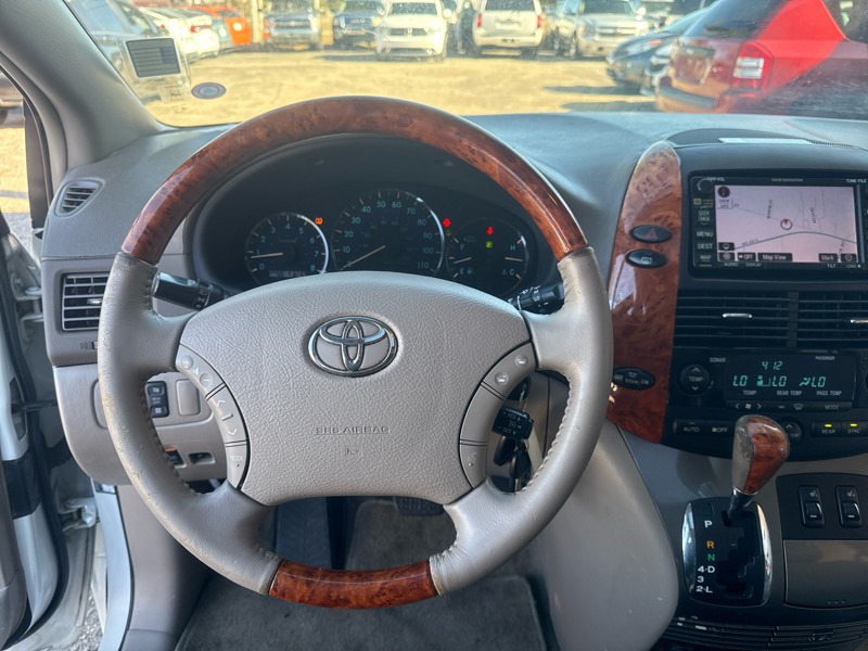 Toyota Sienna XLE Limited FWD 2008