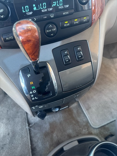 Toyota Sienna XLE Limited FWD 2008