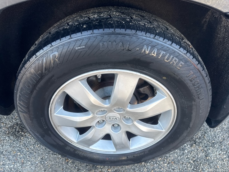 Kia Sorento LX 2WD 2012