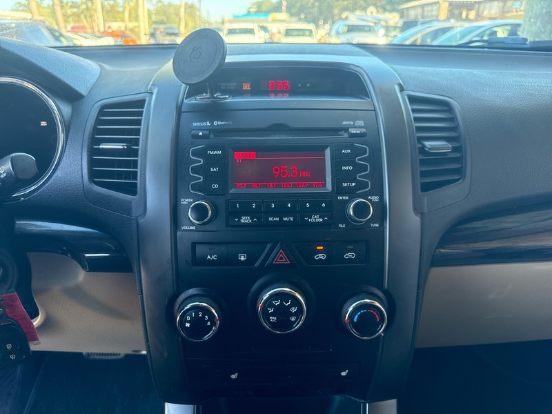 Kia Sorento LX 2WD 2012